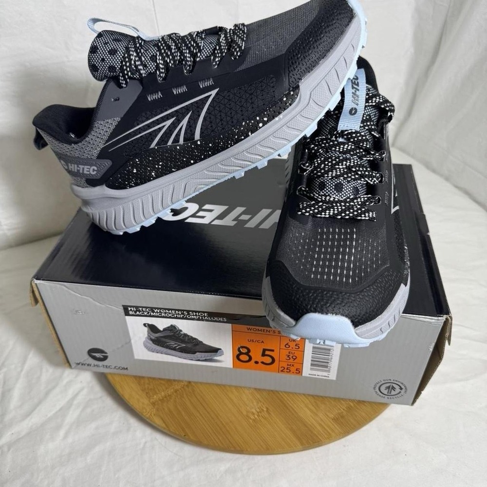 New HI-TEC Women's Trail Shoes Size 8.5 Black Microchip Omphalodes Hiking
